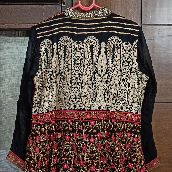 Red n black Suit with Bottom n Dupatta - Picture 6 of 13